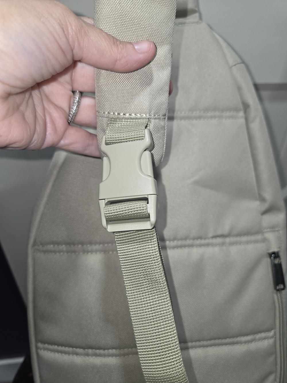 Carhartt Sling Bag Rugged Rain Defender Water Repellent Crossbody Hands Free - Picture 3 of 13